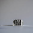 Load image into Gallery viewer, Skull & Crossbones Signet Ring